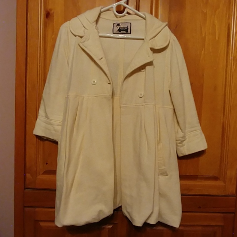 3/4 sleeve cream colored cotton jacket